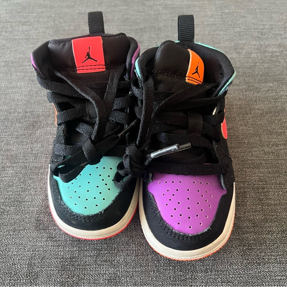 Nike Jordan Toddler Kids size 6 Multicolor Sneakers
